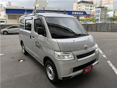 TOWN ACE VAN 5人