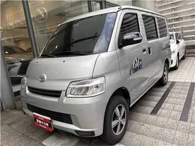 TOWN ACE VAN 5人