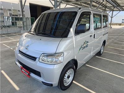 TOWN ACE VAN 5人