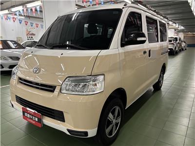 TOWN ACE VAN 5人