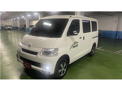TOWN ACE VAN 5人