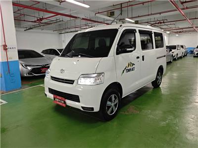 TOWN ACE VAN 5人