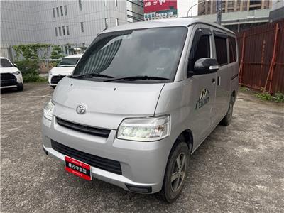 TOWN ACE VAN 5人
