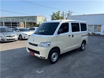 TOWN ACE VAN 5人