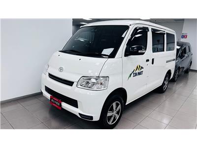 TOWN ACE VAN 5人