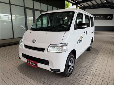 TOWN ACE VAN 5人