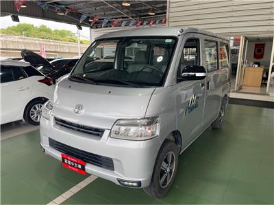 TOWN ACE VAN 5人