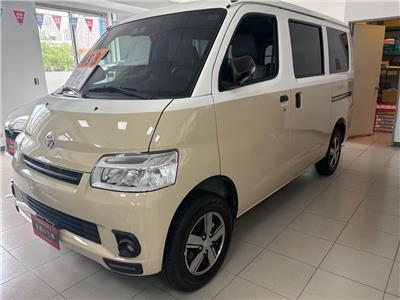 TOWN ACE VAN 5人