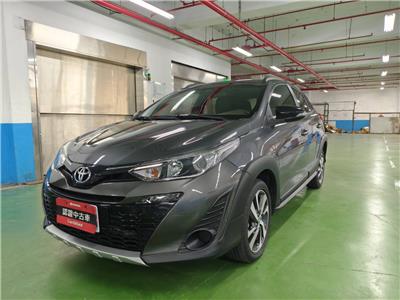 YARIS 1.5CROSS