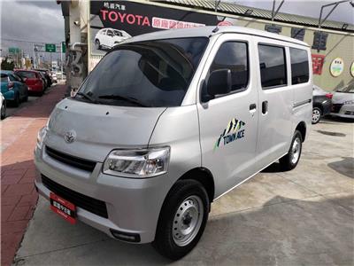 TOWN ACE VAN 5人