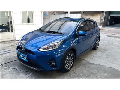 PRIUS-C CROSSOVER