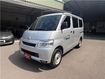 TOWN ACE VAN 5人