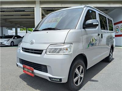 TOWN ACE VAN 5人