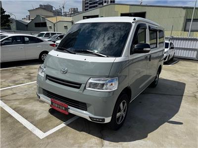 TOWN ACE VAN 5人