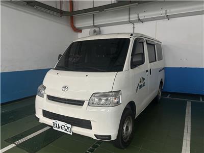 TOWN ACE VAN 5人